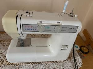 elektrický šicí stroj PRIVILEG